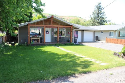 Photo of 1234 S Fifth Street, Dayton, WA 99328 (MLS # 2528750)