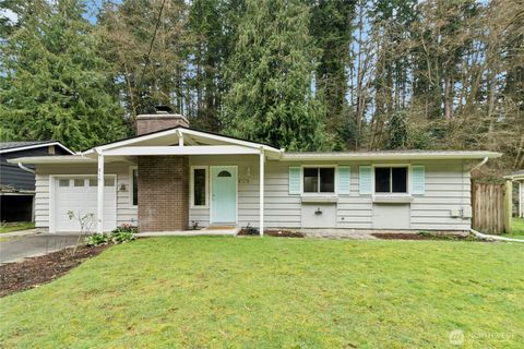Photo of 815 NE 200th Street, Shoreline, WA 98155 (MLS # 2491553)