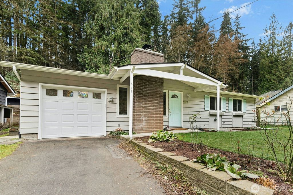 Photo of 815 NE 200th Street, Shoreline, WA 98155 (MLS # 2491553)