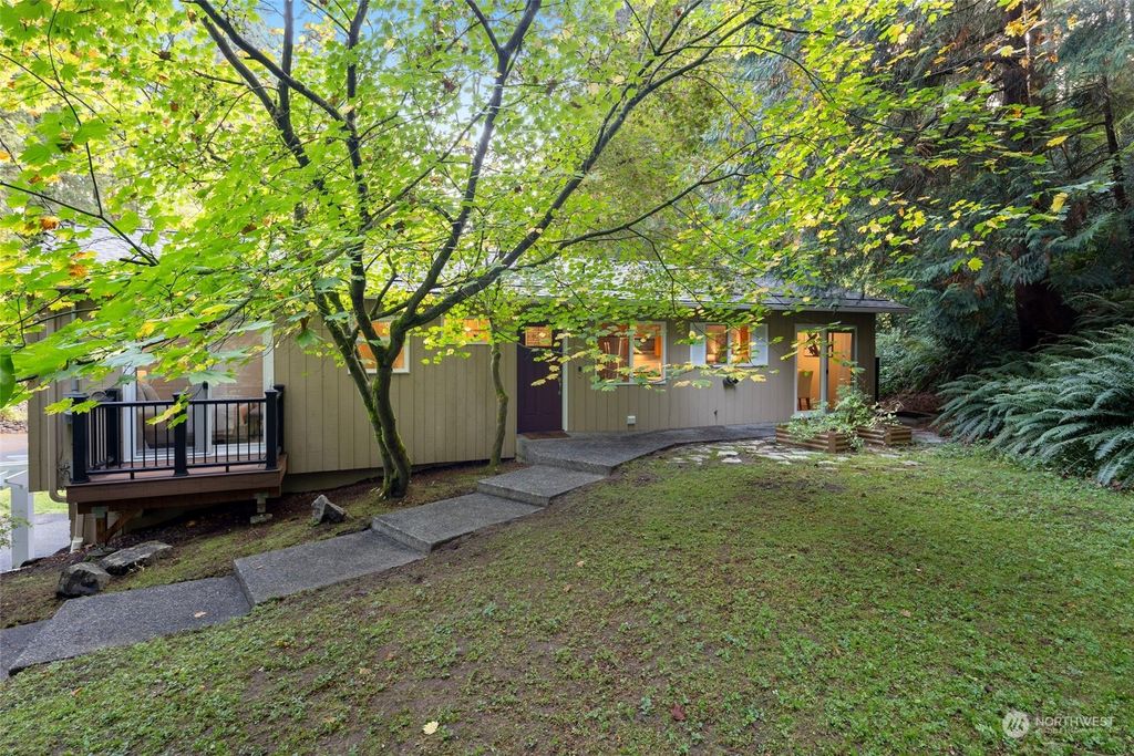 Photo of 16901 26th Avenue NE, Lake Forest Park, WA 98155 (MLS # 2304843)