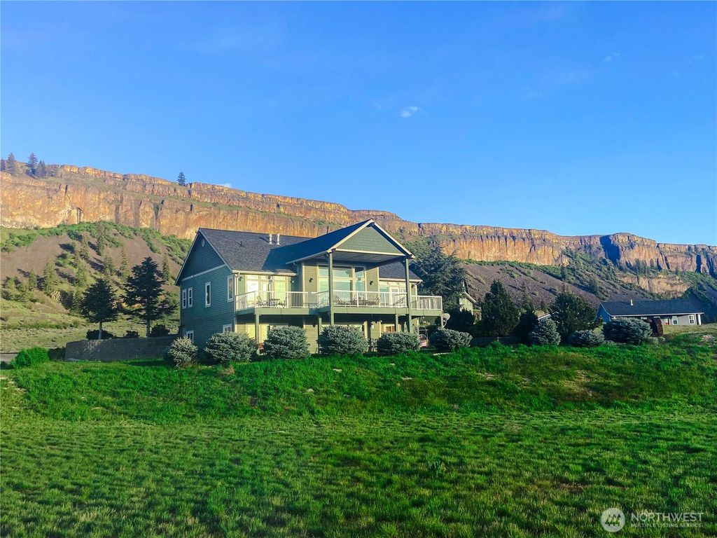 Photo of 55776 Bay Area Drive, Electric City, WA 99123 (MLS # 2486312)