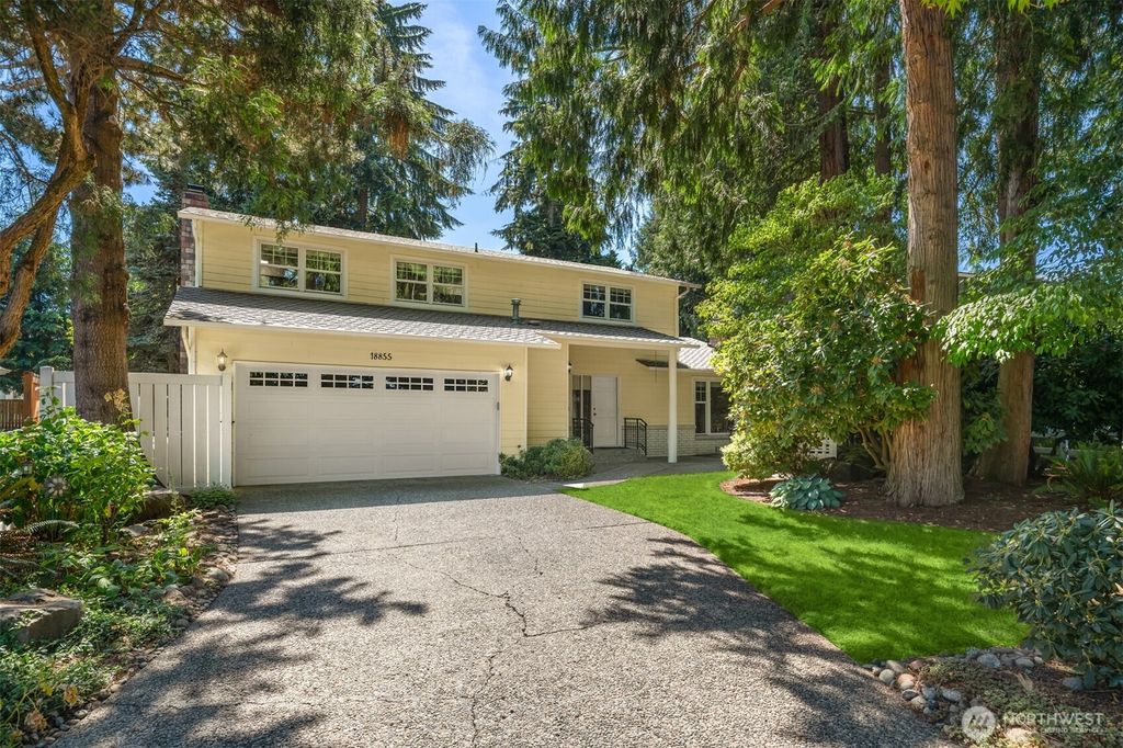 Photo of 18855 SE 42nd Street, Issaquah, WA 98027 (MLS # 2545710)
