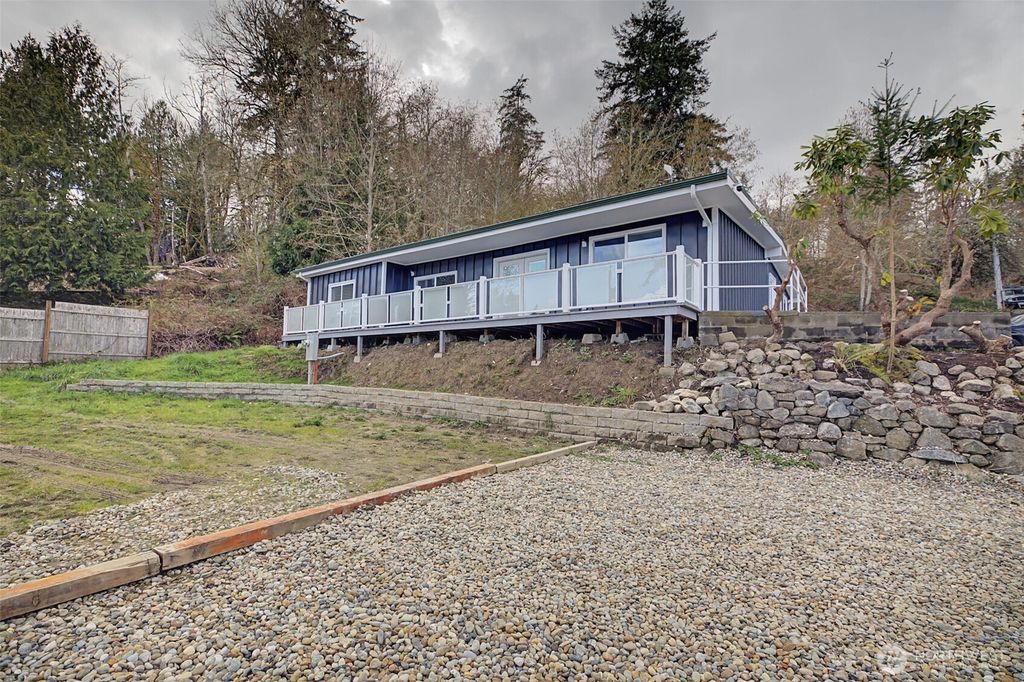 Photo of 9406 Glencove Road NW, Gig Harbor, WA 98329 (MLS # 2495044)