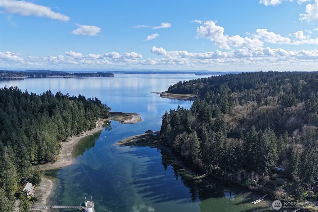 Photo of 9406 Glencove Road NW, Gig Harbor, WA 98329 (MLS # 2495044)