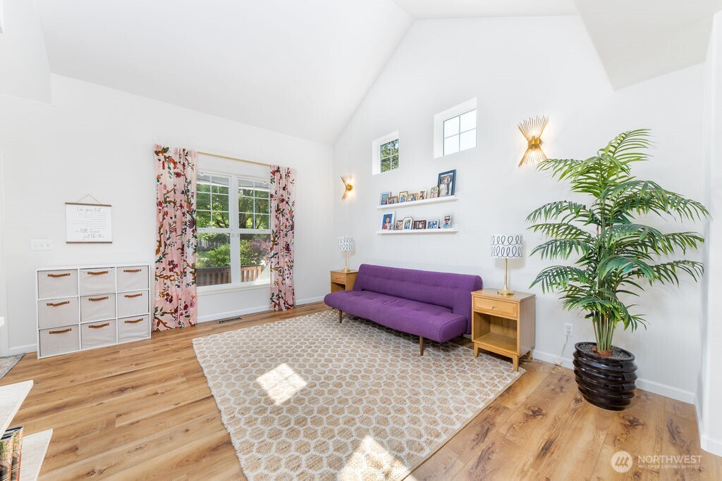 860 SE 10th Street