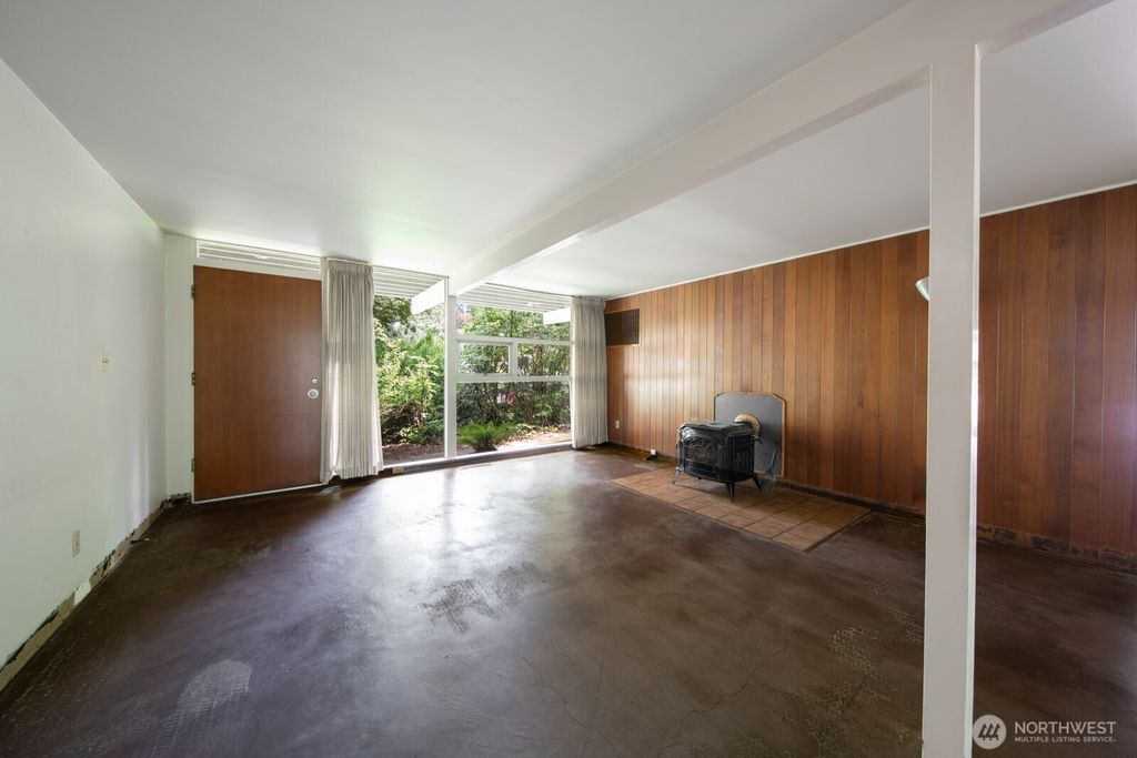 Photo of 13017 1st Avenue NE, Seattle, WA 98125 (MLS # 2396704)