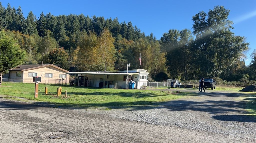 Photo of 15060 156th Place SE, Renton, WA 98058 (MLS # 2175133)