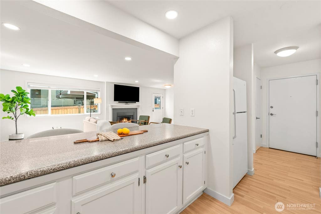Photo of 555 Prospect Street #1, Seattle, WA 98109 (MLS # 2565734)