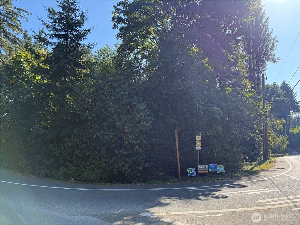 Photo of 0 35th Avenue NE, Lake Forest Park, WA 98155 (MLS # 2436375)