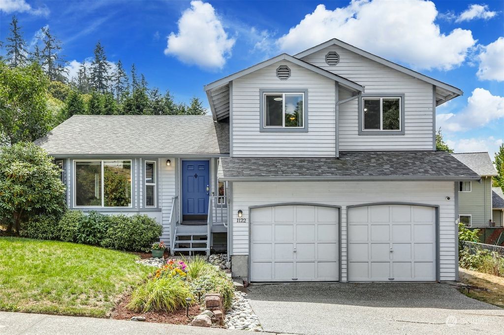 Photo of 1122 214th Place SW, Lynnwood, WA 98036 (MLS # 2147322)