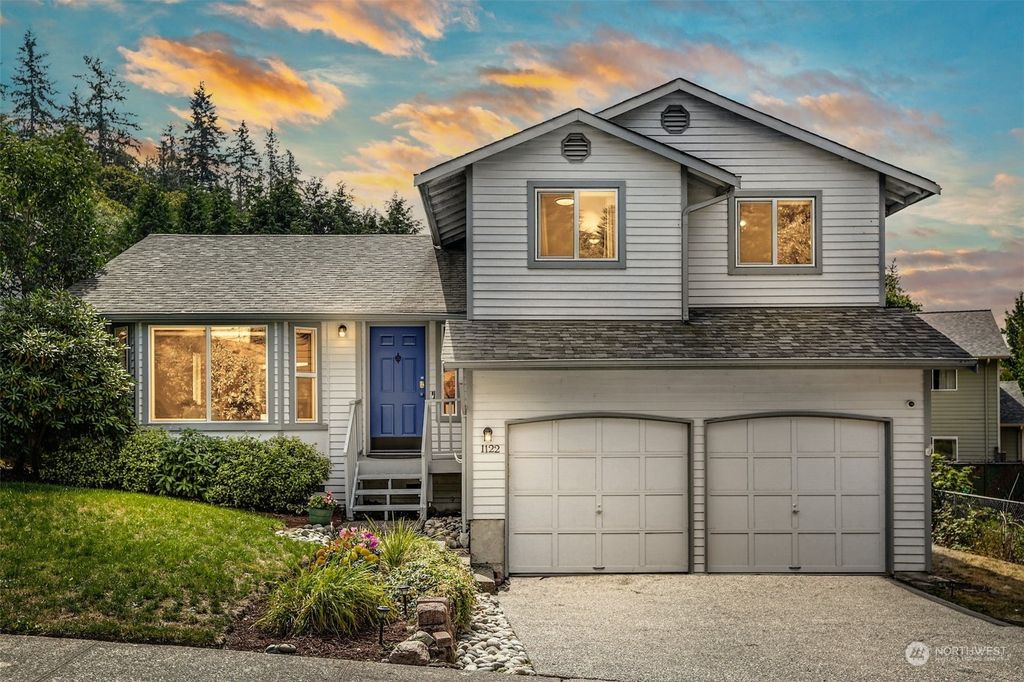 Photo of 1122 214th Place SW, Lynnwood, WA 98036 (MLS # 2147322)