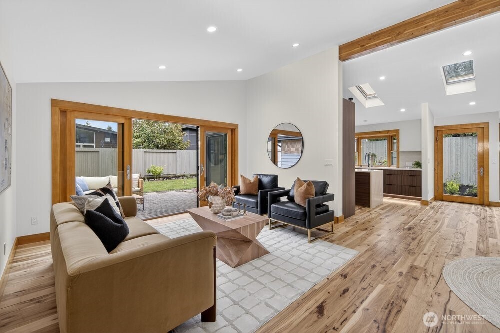 1620 171st Avenue NE