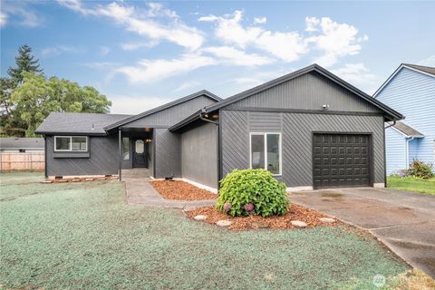 Photo of 2421 Hickory Avenue, Longview, WA 98632 (MLS # 2441182)