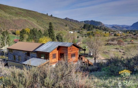 Photo of 625 A/B Twisp Winthrop Eastside Road, Winthrop, WA 98862 (MLS # 2550177)