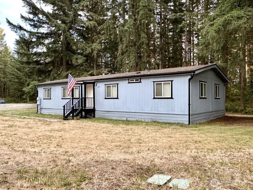 Photo of 15405 SE 310th Street, Kent, WA 98042 (MLS # 2426763)