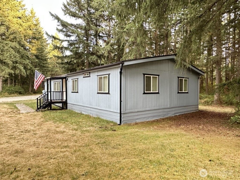 Photo of 15405 SE 310th Street, Kent, WA 98042 (MLS # 2426763)