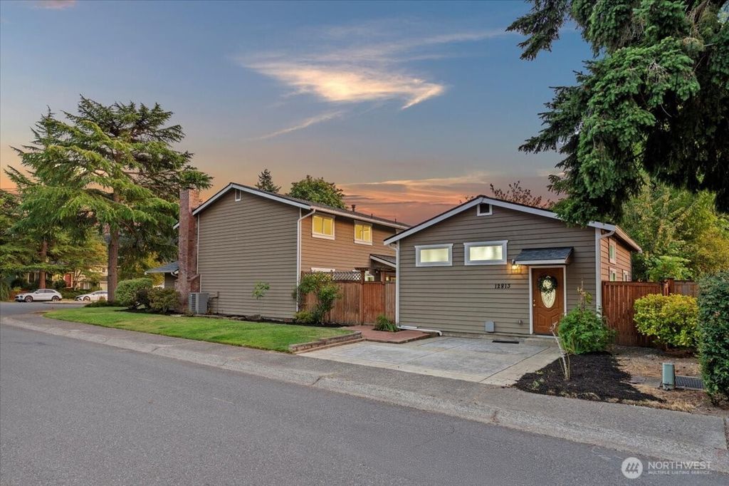 Photo of 12817 NE 144th Way, Kirkland, WA 98034 (MLS # 2425038)