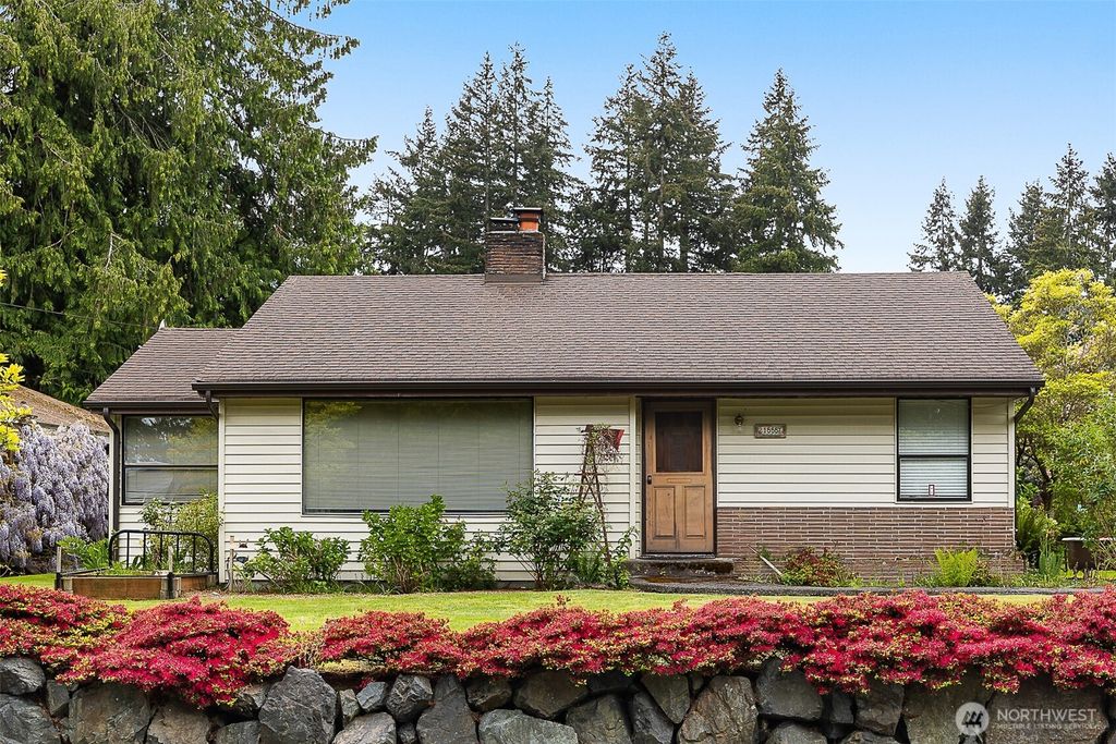 Photo of 15557 Ashworth Avenue N, Shoreline, WA 98133 (MLS # 2385060)