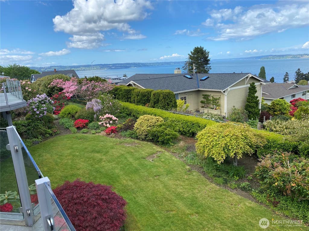 Photo of 5031 33rd Avenue W, Everett, WA 98203 (MLS # 2574013)