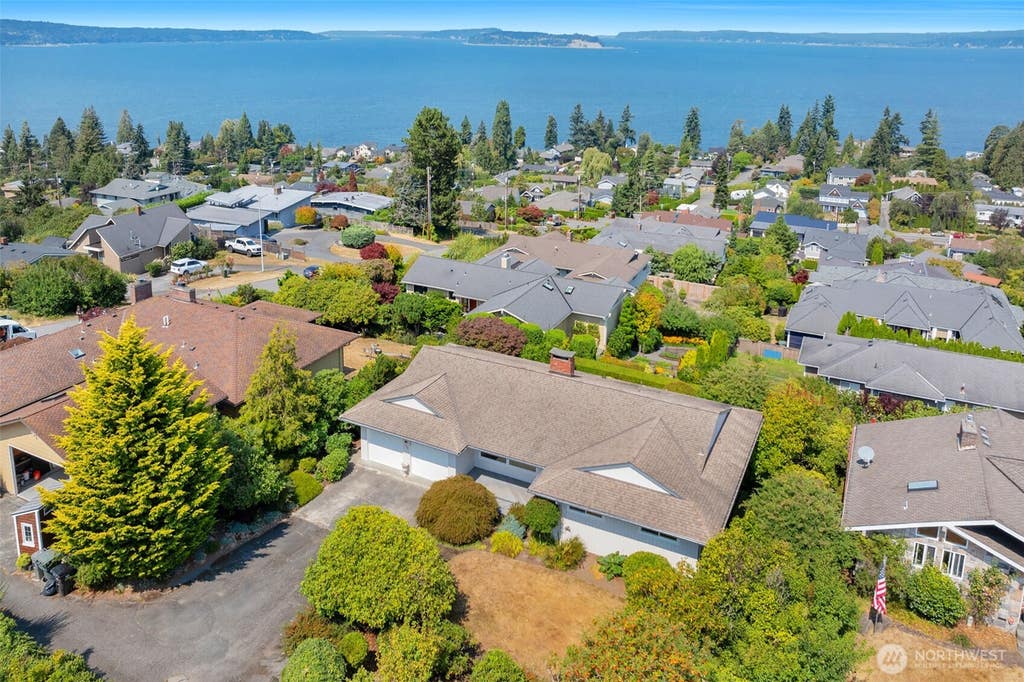 Photo of 5031 33rd Avenue W, Everett, WA 98203 (MLS # 2574013)