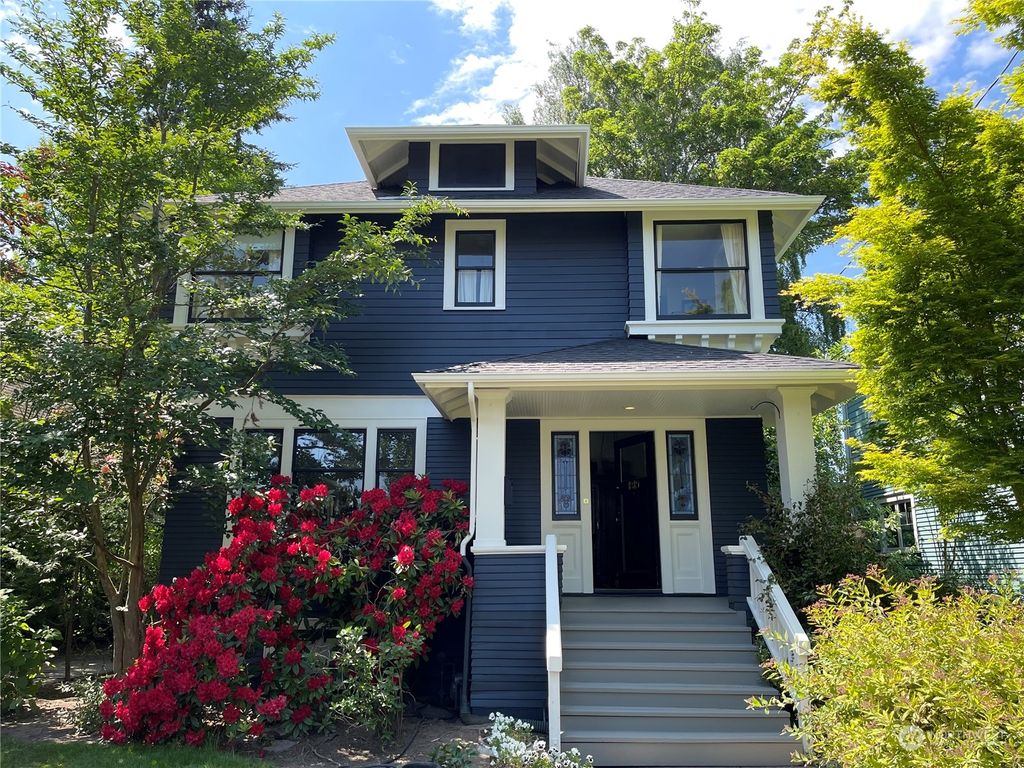 Photo of 1819 Warren Avenue N, Seattle, WA 98109 (MLS # 2075141)