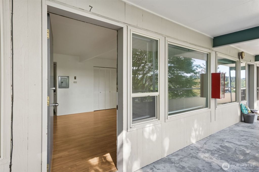 Photo of 4704 22nd Avenue NE, Seattle, WA 98105 (MLS # 2406389)