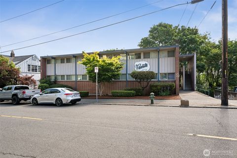 4704 22nd Avenue NE Seattle WA 98105