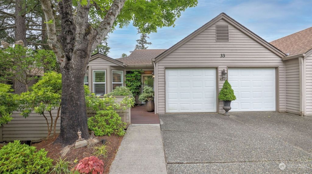 Photo of 4245 Providence Point Drive SE #2101, Issaquah, WA 98029 (MLS # 2244744)