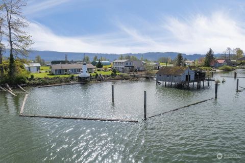 A home in Cathlamet