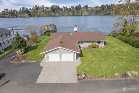 A home in Cathlamet