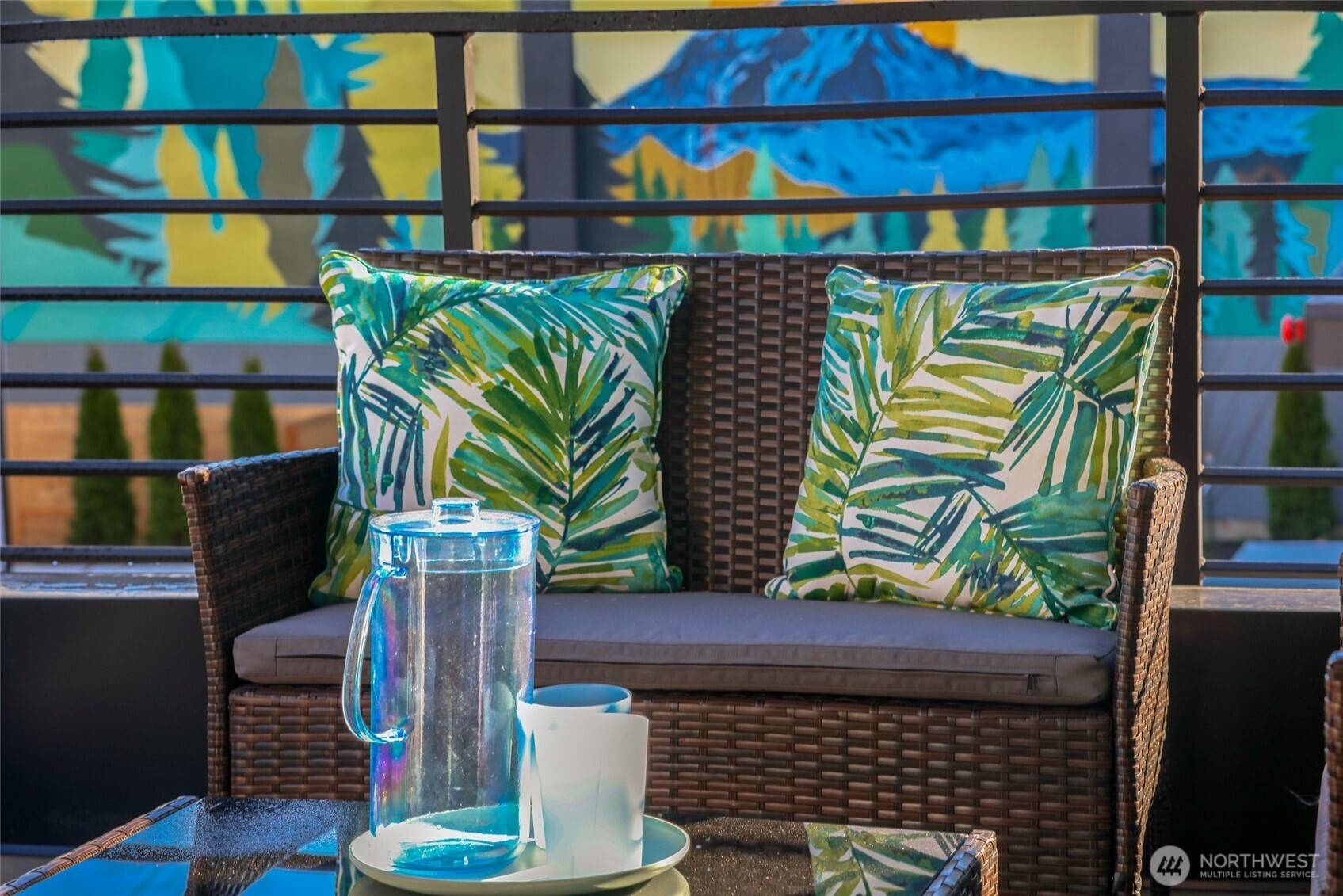 10618 E Riverside Dr