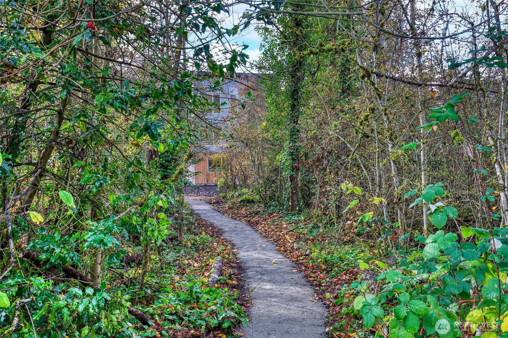 10618 E Riverside Dr