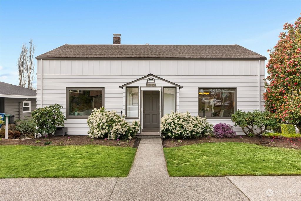 Photo of 4757 45th Avenue NE, Seattle, WA 98105 (MLS # 2049373)