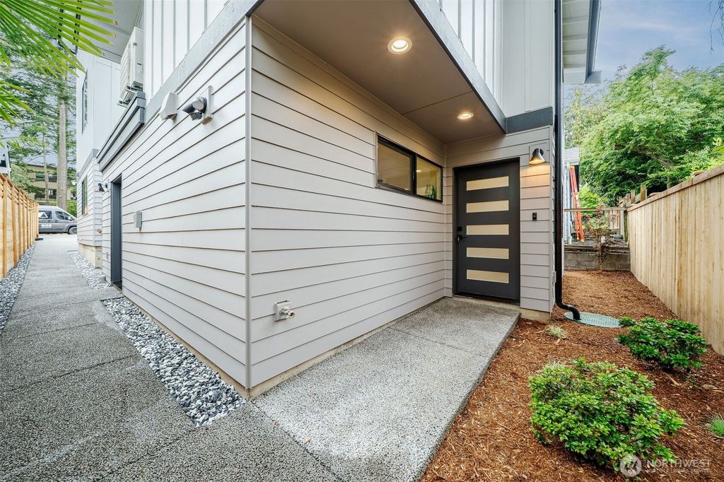 Photo of 8510 15th Avenue NE, Seattle, WA 98115 (MLS # 2524072)