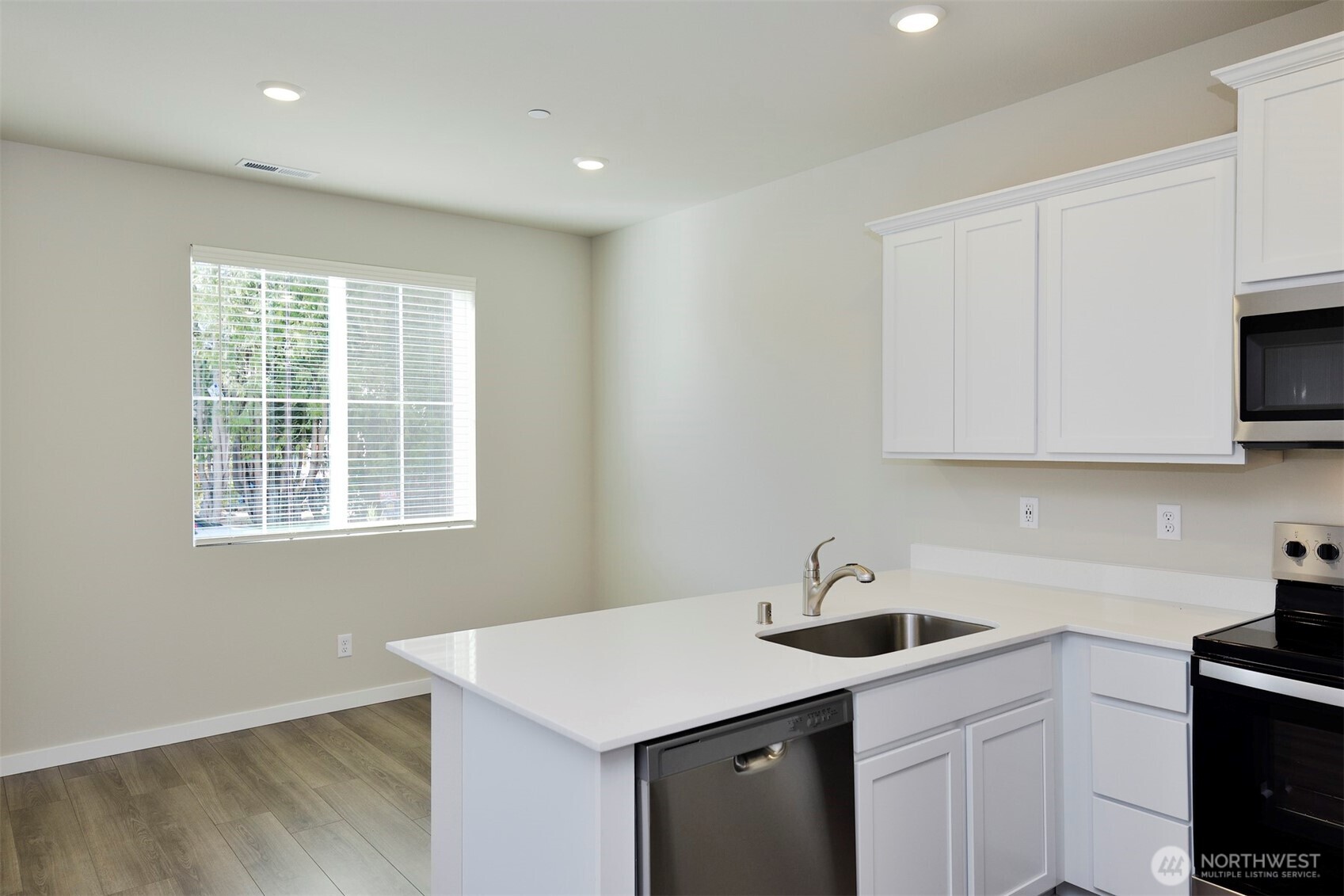 1218 E 53rd Street