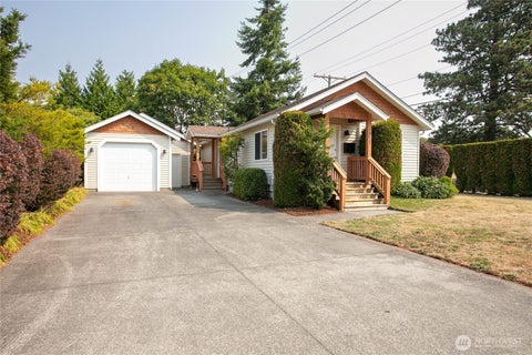 Photo of 1227 E Indiana Street, Bellingham, WA 98226 (MLS # 2575173)