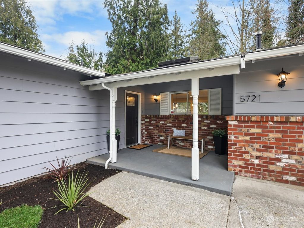 Photo of 5721 135th Place NE, Marysville, WA 98271 (MLS # 2209440)