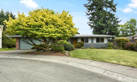 Photo of 11611 NE 134th St St, Kirkland, WA 98034 (MLS # 2387208)
