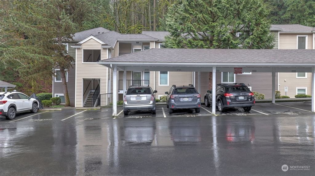 Photo of 5000 NW Village Park Drive #D121, Issaquah, WA 98027 (MLS # 2198452)