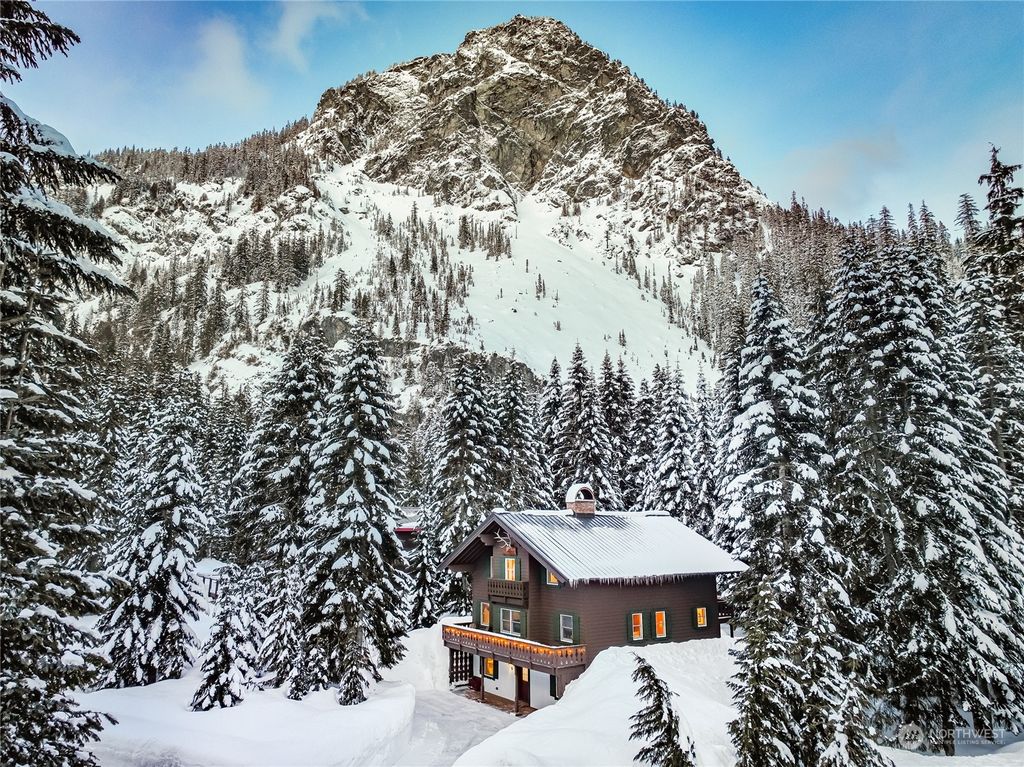 Photo of 16 Alpental Strasse, Snoqualmie Pass, WA 98068 (MLS # 2026173)