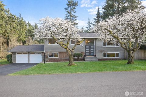 Photo of 7455 NE 120TH Street, Kirkland, WA 98034 (MLS # 2485008)