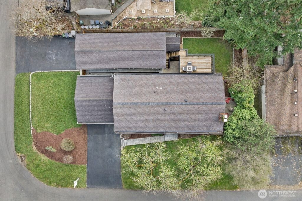 Photo of 7455 NE 120TH Street, Kirkland, WA 98034 (MLS # 2485008)