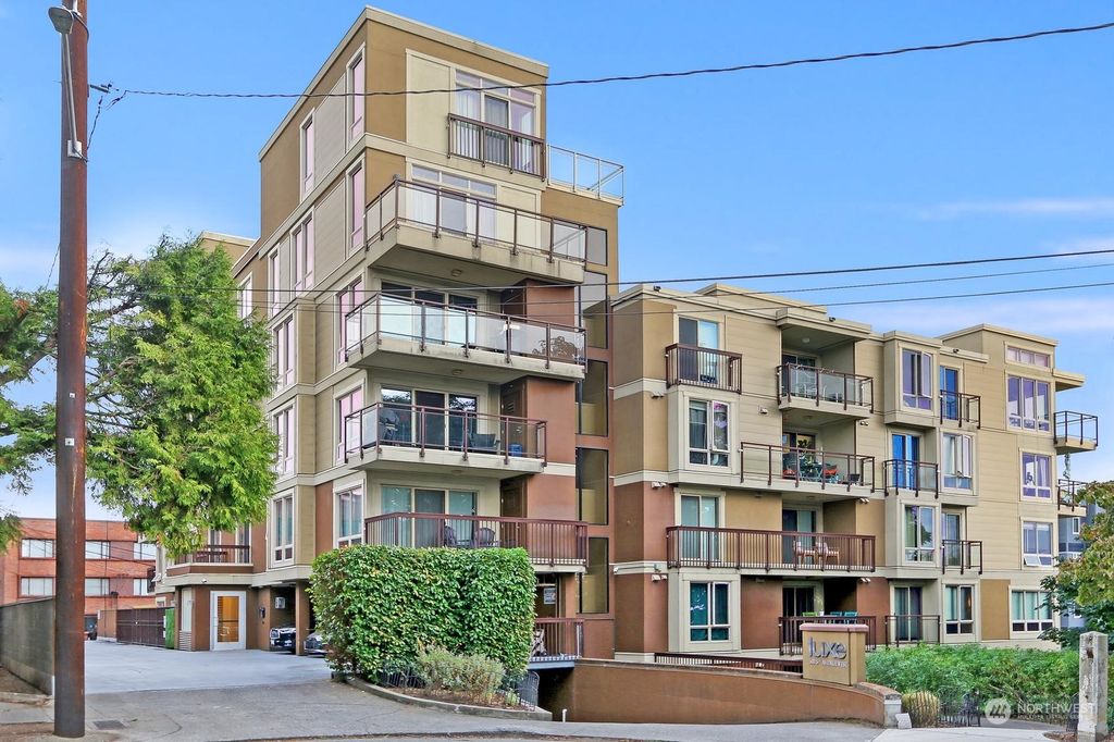 Photo of 500 5th Avenue W #204, Seattle, WA 98119 (MLS # 2180361)