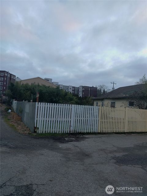 3011 S Estelle Street Seattle WA 98144