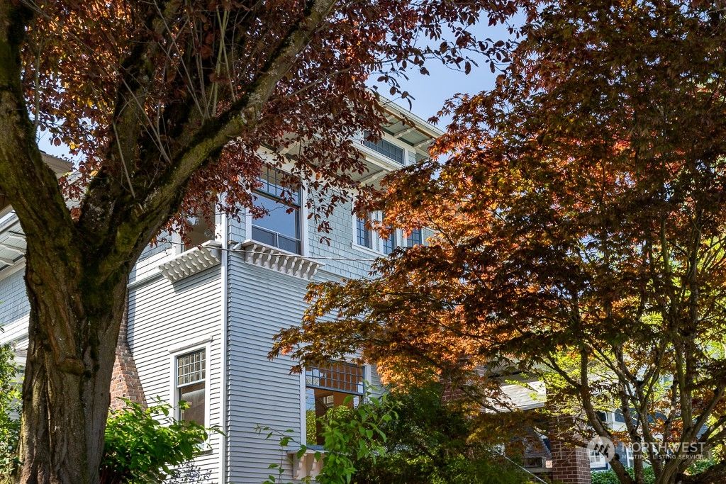 Photo of 1525 34th Avenue, Seattle, WA 98122 (MLS # 2063682)