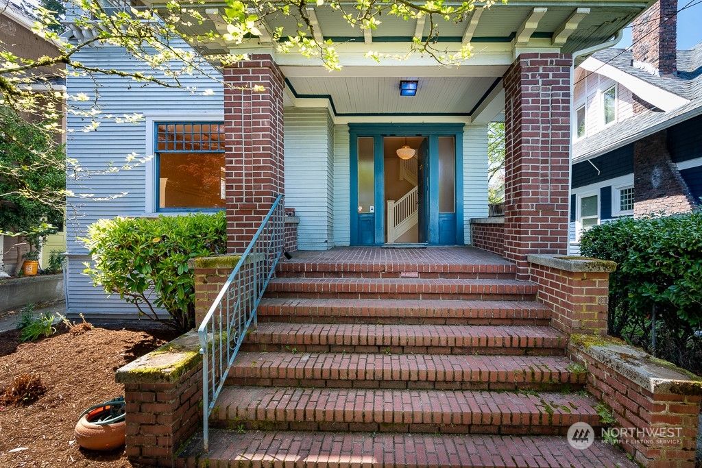 Photo of 1525 34th Avenue, Seattle, WA 98122 (MLS # 2063682)