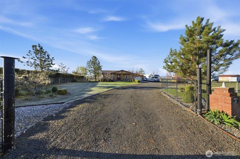 Photo of 237 Reeds Road, Touchet, WA 99360 (MLS # 2510814)