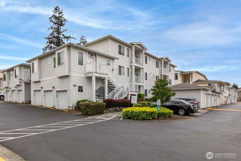 Photo of 14915 38th Drive SE #HH1028, Bothell, WA 98012 (MLS # 2523268)