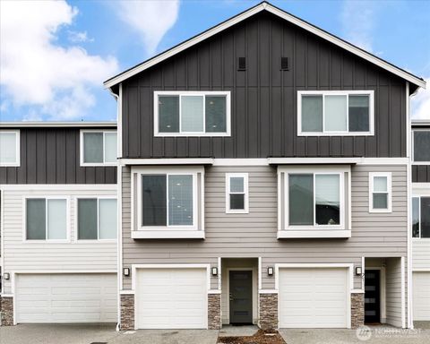 Photo of 205 SW 4th Lane, Oak Harbor, WA 98277 (MLS # 2511381)