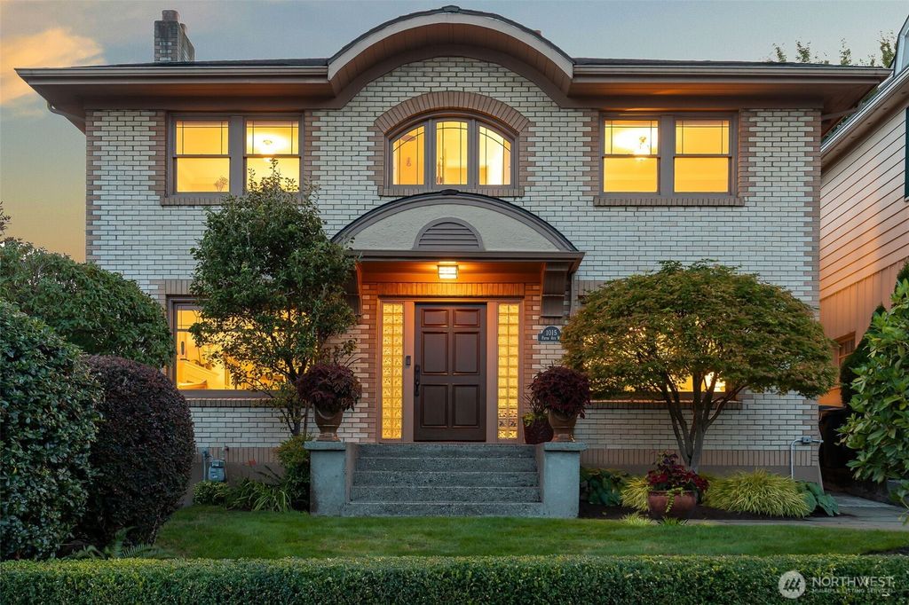 Photo of 1015 5th Avenue W, Seattle, WA 98119 (MLS # 2430618)